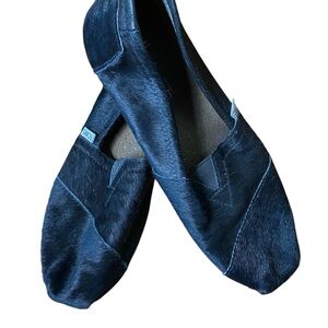 ✨VINTAGE LUX✨ TOMS Black Pony Hair Slip-On's